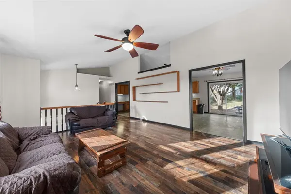 379 Gravens RD, Troy, MO 63379
