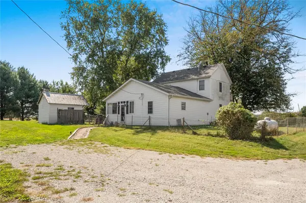 3048 Grotefendt RD, Marine, IL 62061