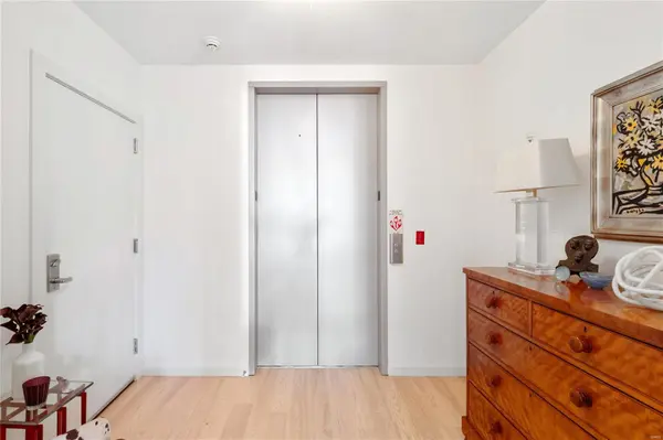 4545 Lindell BLVD #2, St Louis, MO 63108