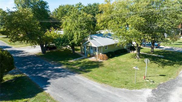 425 Kansas ST, Worden, IL 62097