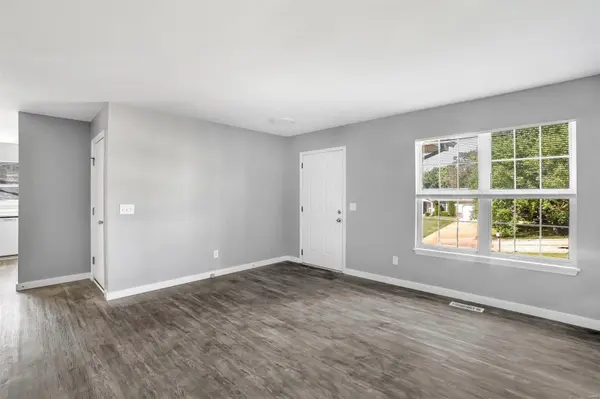 1014 Sara Jane LN, St Clair, MO 63077
