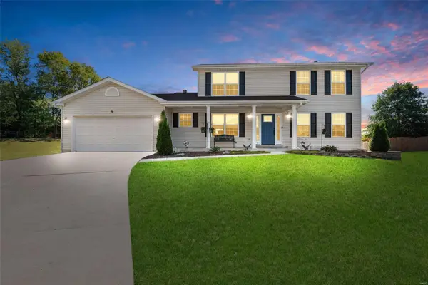 330 Hunters Chase ST,  Winfield,  MO 63389