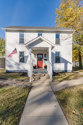 9 W John Adams AVE, Altamont, IL 62411