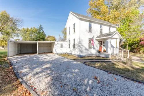 9 W John Adams AVE, Altamont, IL 62411