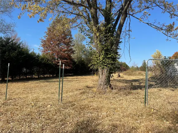 949 New Buffalo RD, Lebanon, MO 65536