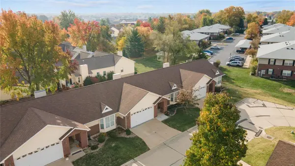 2027 Chapel Hill, St Peters, MO 63376