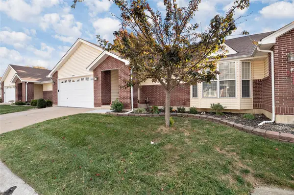 2027 Chapel Hill, St Peters, MO 63376