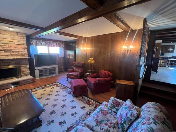 111 Center ST, Wilsonville, IL 62093
