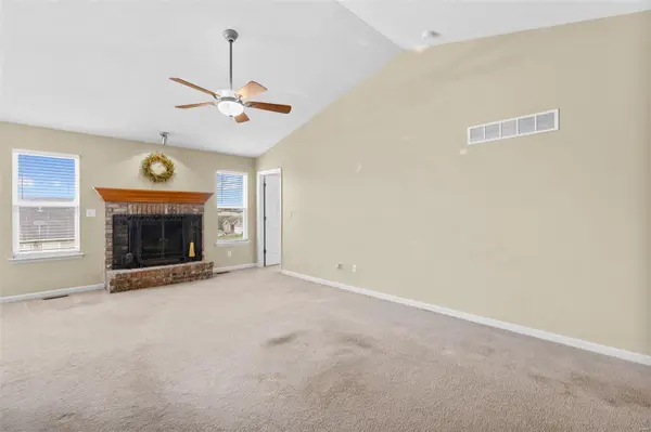 61 Highland RD, Winfield, MO 63389