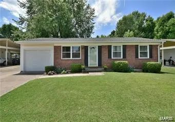3259 Ipswich LN, St Charles, MO 63301