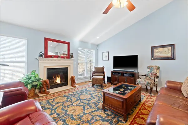 1511 Heritage Valley DR, High Ridge, MO 63049