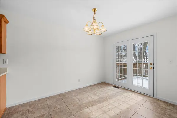 5579 Westerfield Pkwy #8B, Weldon Spring, MO 63304