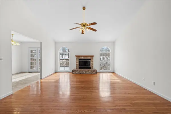 5579 Westerfield Pkwy #8B, Weldon Spring, MO 63304