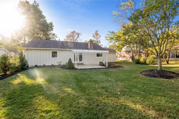 15579 Summer Lake DR, Chesterfield, MO 63017