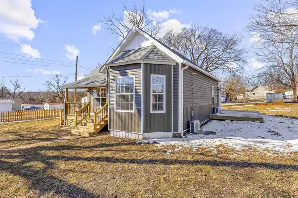 209 S Cowling ST, Desloge, MO 63601