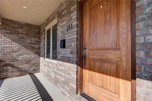 211 Wood Row DR, Rogersville, MO 65742