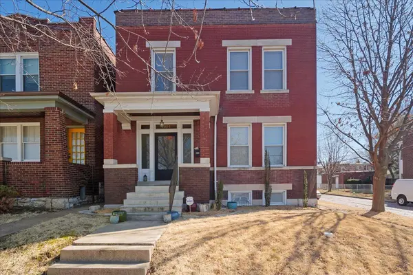 1054 Forest AVE, St Louis, MO 63139