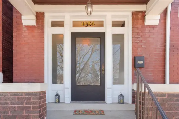 1054 Forest AVE, St Louis, MO 63139