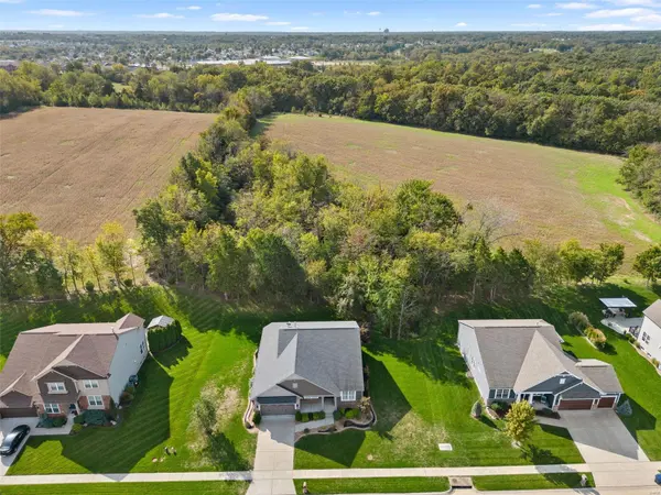 1258 Peruque Ridge DR, Wentzville, MO 63385