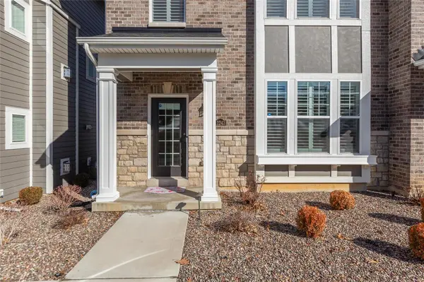 11243 Talamore CIR, Frontenac, MO 63131