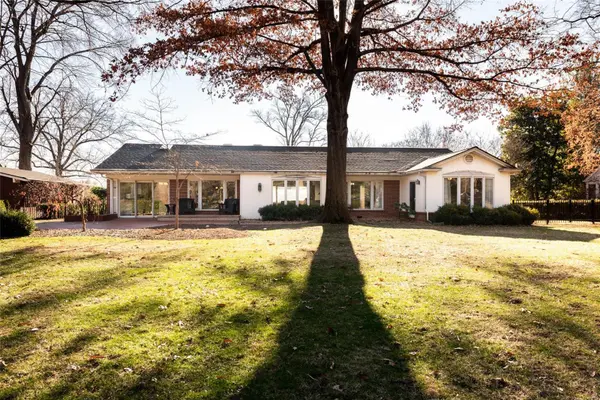 151 Orchard DR, Belleville, IL 62221