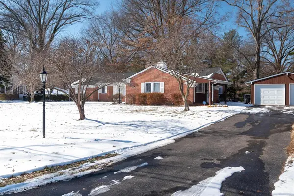 151 Orchard DR, Belleville, IL 62221