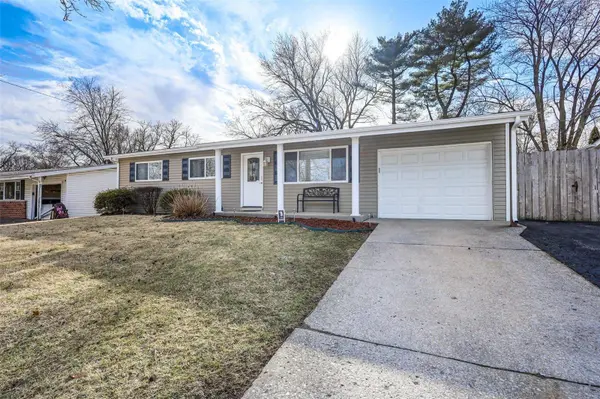 1727 Christine DR, St Charles, MO 63303