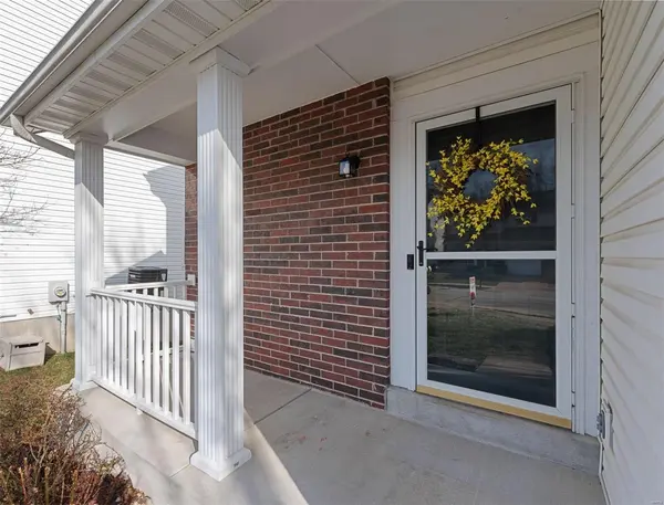 1186 Big Bend Crossing DR, Manchester, MO 63088