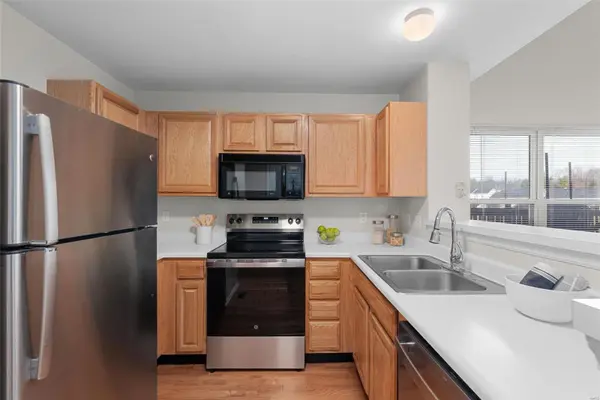 1186 Big Bend Crossing DR, Manchester, MO 63088