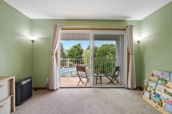132 Demont AVE E #325, Little Canada, MN 55117