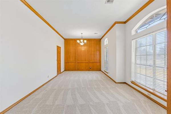 1800 Coopers Hawk CT, Edmond, OK 73003
