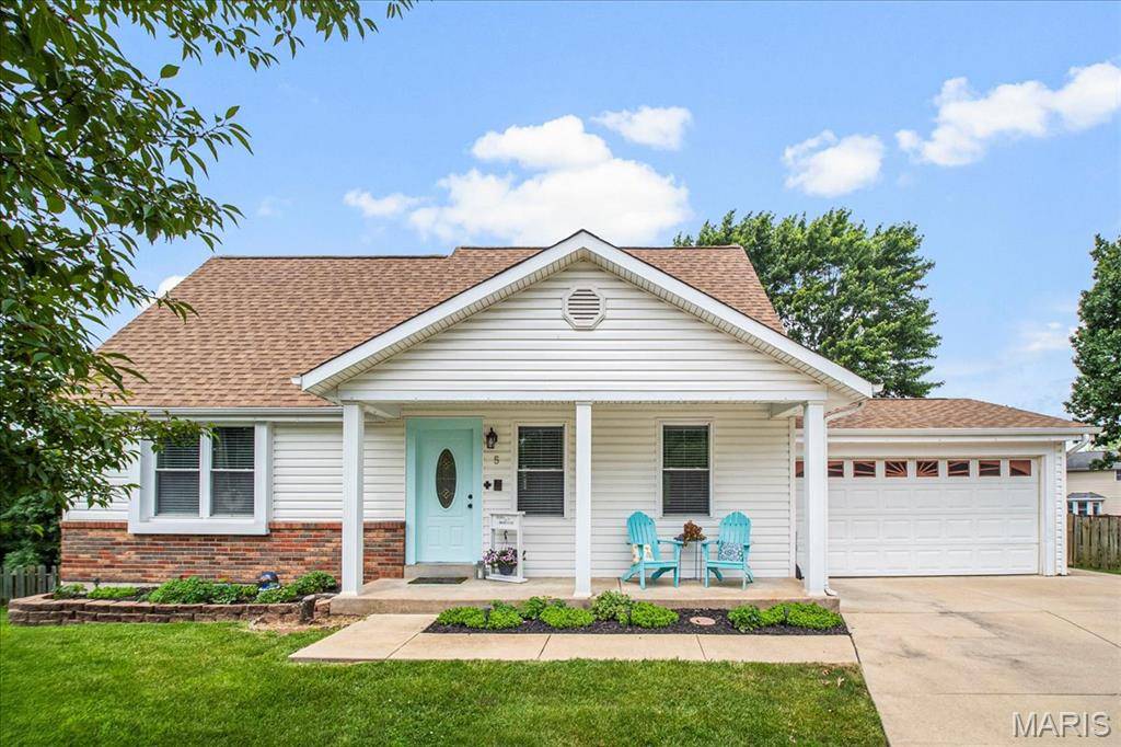 5 N Willow Grove CT, St Peters, MO 63376