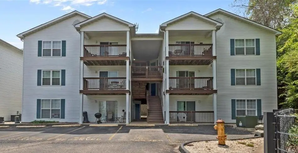 14 Eagle Rock CV #304, Valley Park, MO 63088