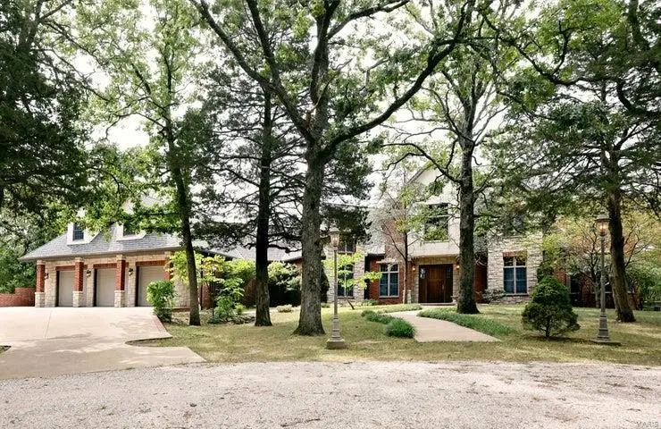 1764 Cologna RD, Marshfield, MO 65706