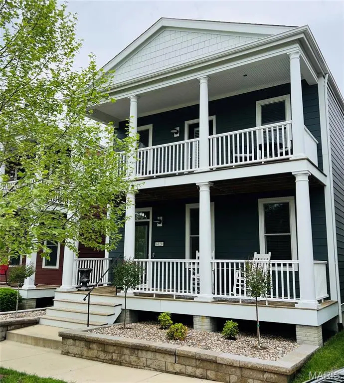 6020 New Town DR, St Charles, MO 63301