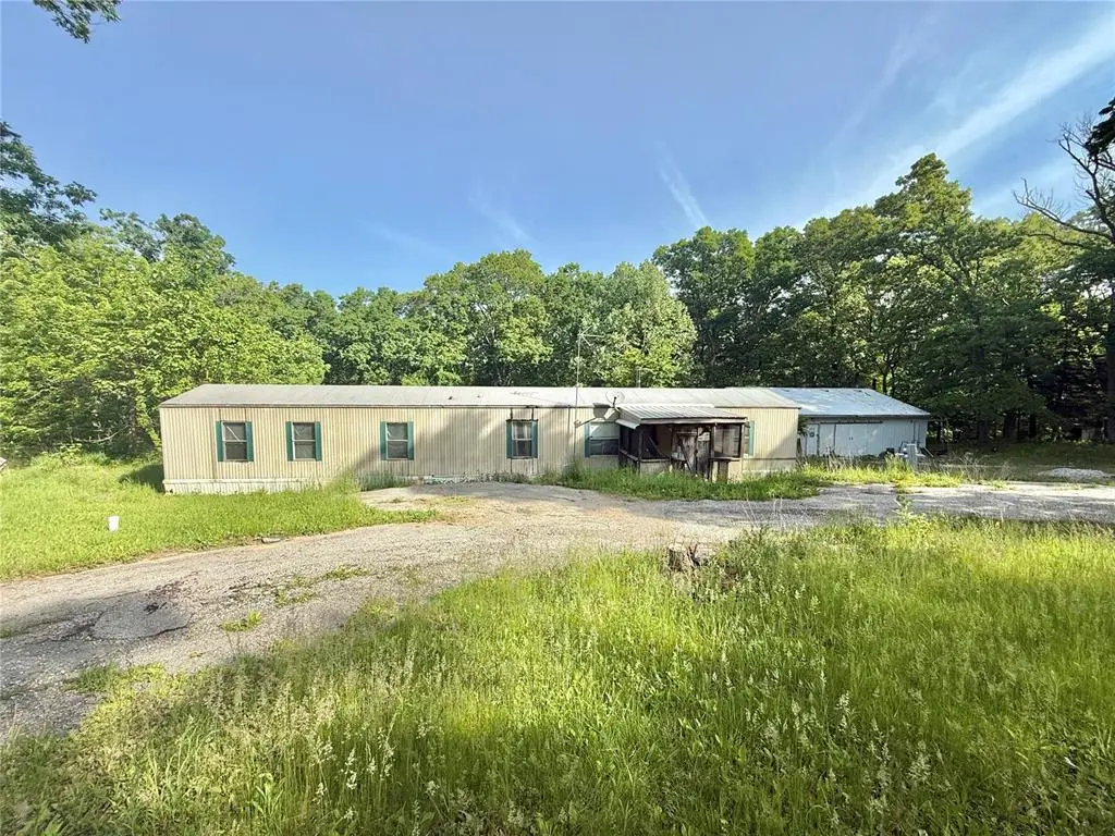 8018 Shelle Estates CT, Hillsboro, MO 63050