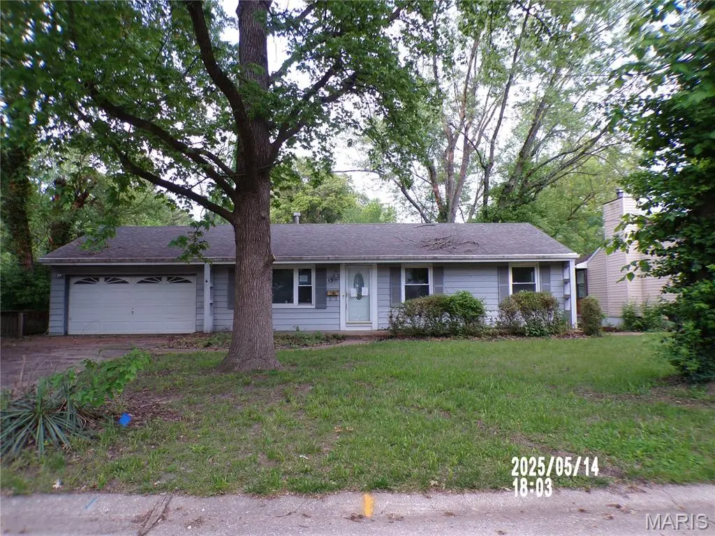 15 Shireford LN, Ferguson, MO 63135