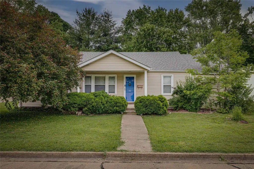 701 E Liberty ST, Farmington, MO 63640