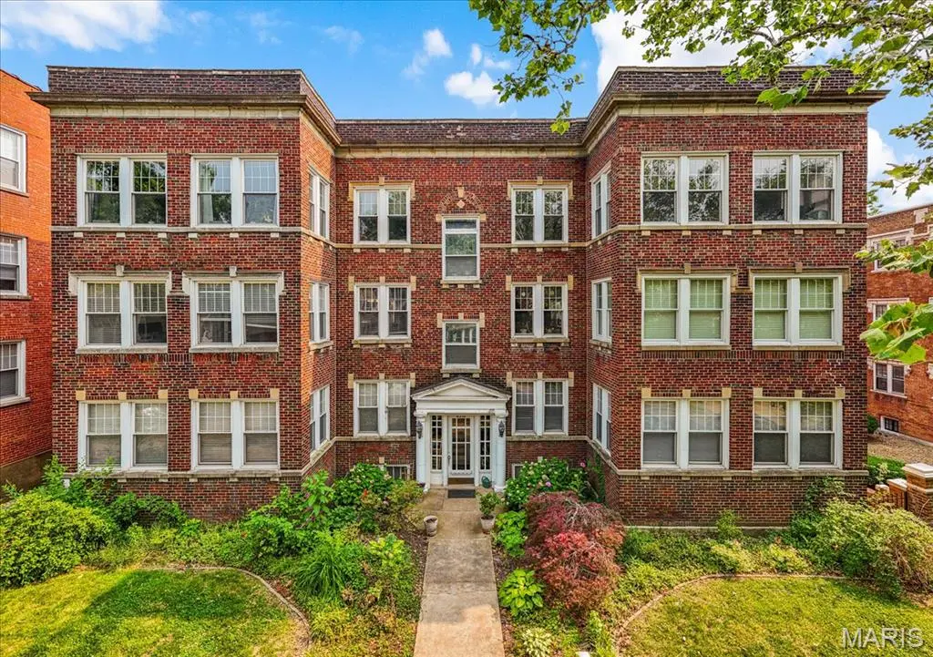 6318 Southwood AVE #1W, St Louis, MO 63105