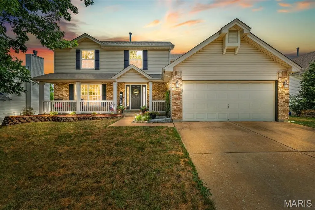 1519 Ivy Chase LN, Fenton, MO 63026