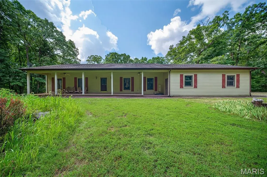 1074 Boone Woods TRL, Augusta, MO 63332