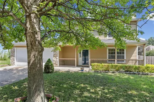 604 Stowe CT, Lawrence, KS 66049