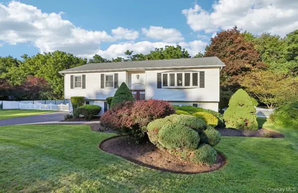 5 Pine DR, Stony Point, NY 10980