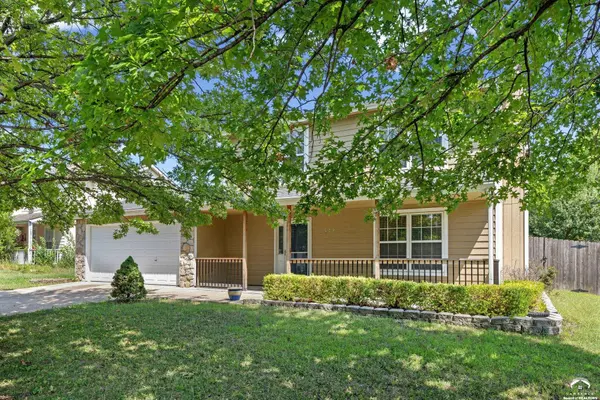 604 Stowe CT, Lawrence, KS 66049