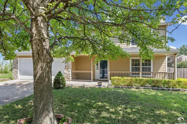 604 Stowe CT, Lawrence, KS 66049