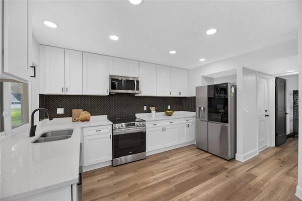104 BARRINGTON DR, Brandon, FL, 33511 photo 23