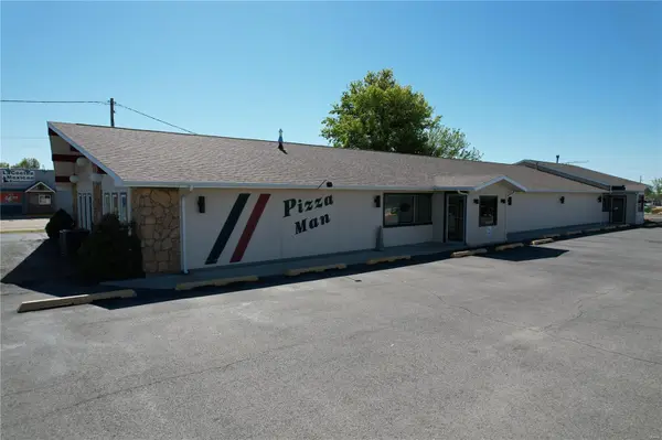 1413 W Main, Salem, IL 62881