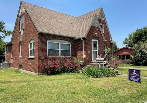 513 S Main ST, Charleston, MO 63834