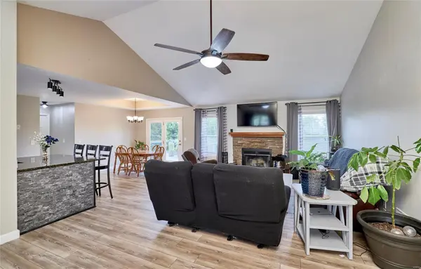 5 Benjamin CT, Troy, MO 63379