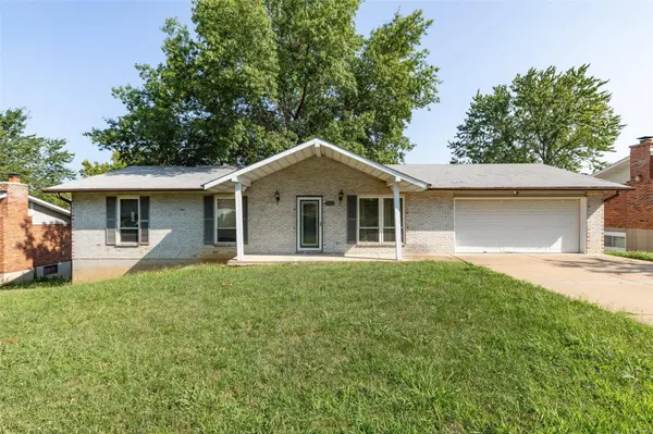 5035 Snowberry ST, Imperial, MO 63052